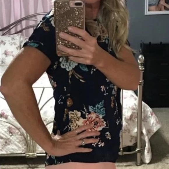 Floral Print Rolled Cuff Top - Picture 7 of 7